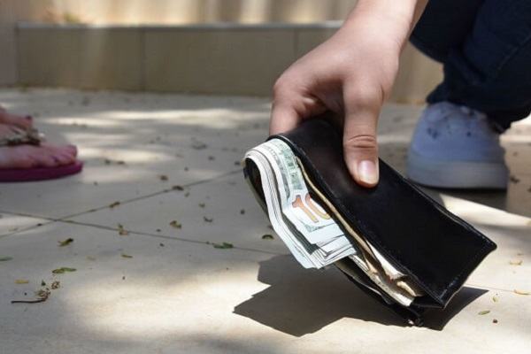 mơ nhặt được tiền